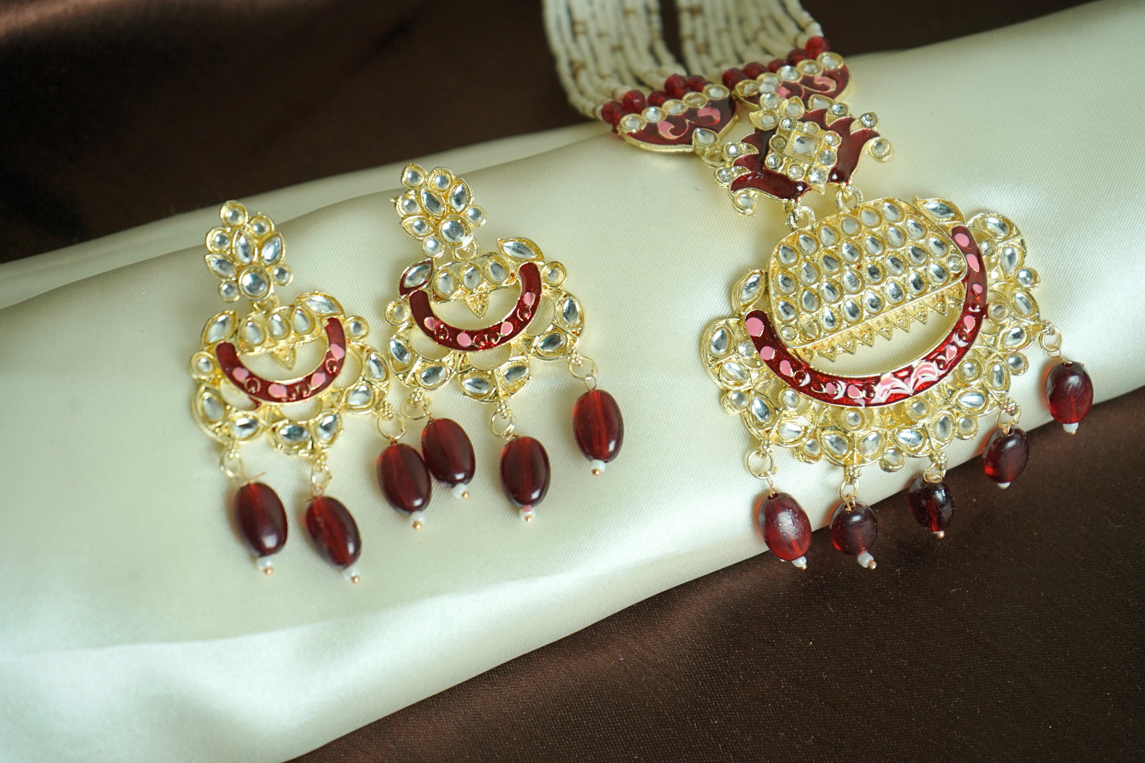 LATA VOGUE WHITE STONE RANI HAAR GOLD PLATED WITH EARRING