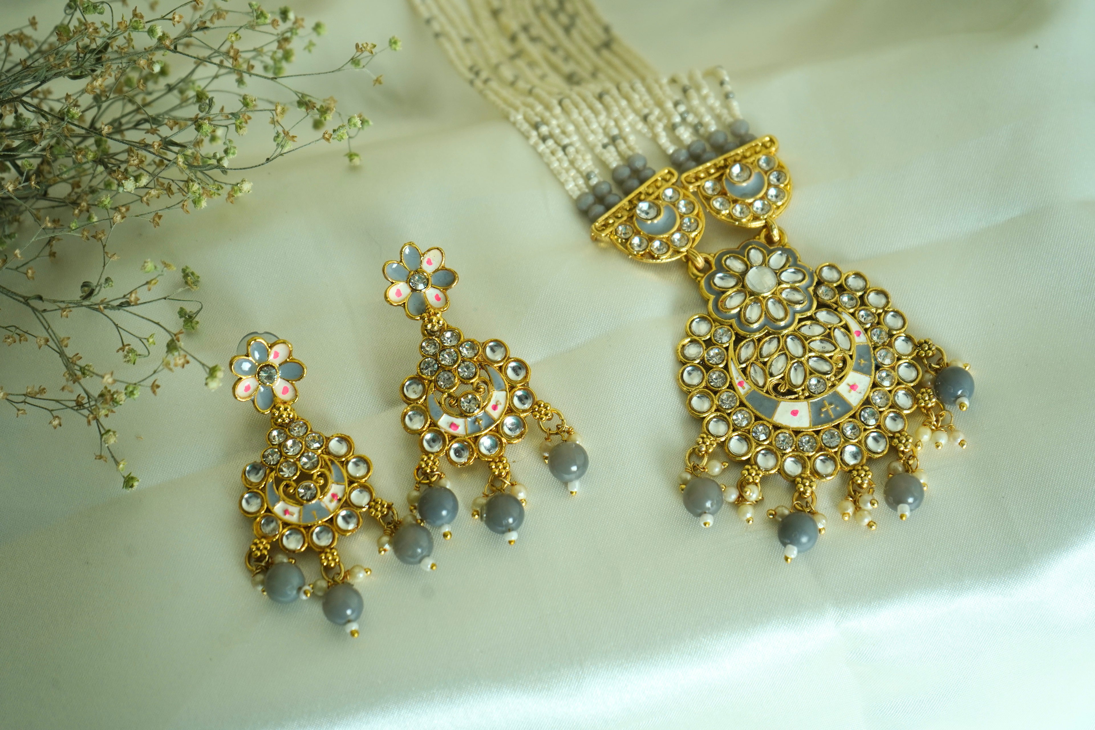 LATA VOGUE GREY BEAD  RANI HAAR GOLD PLATED WITH EARRING