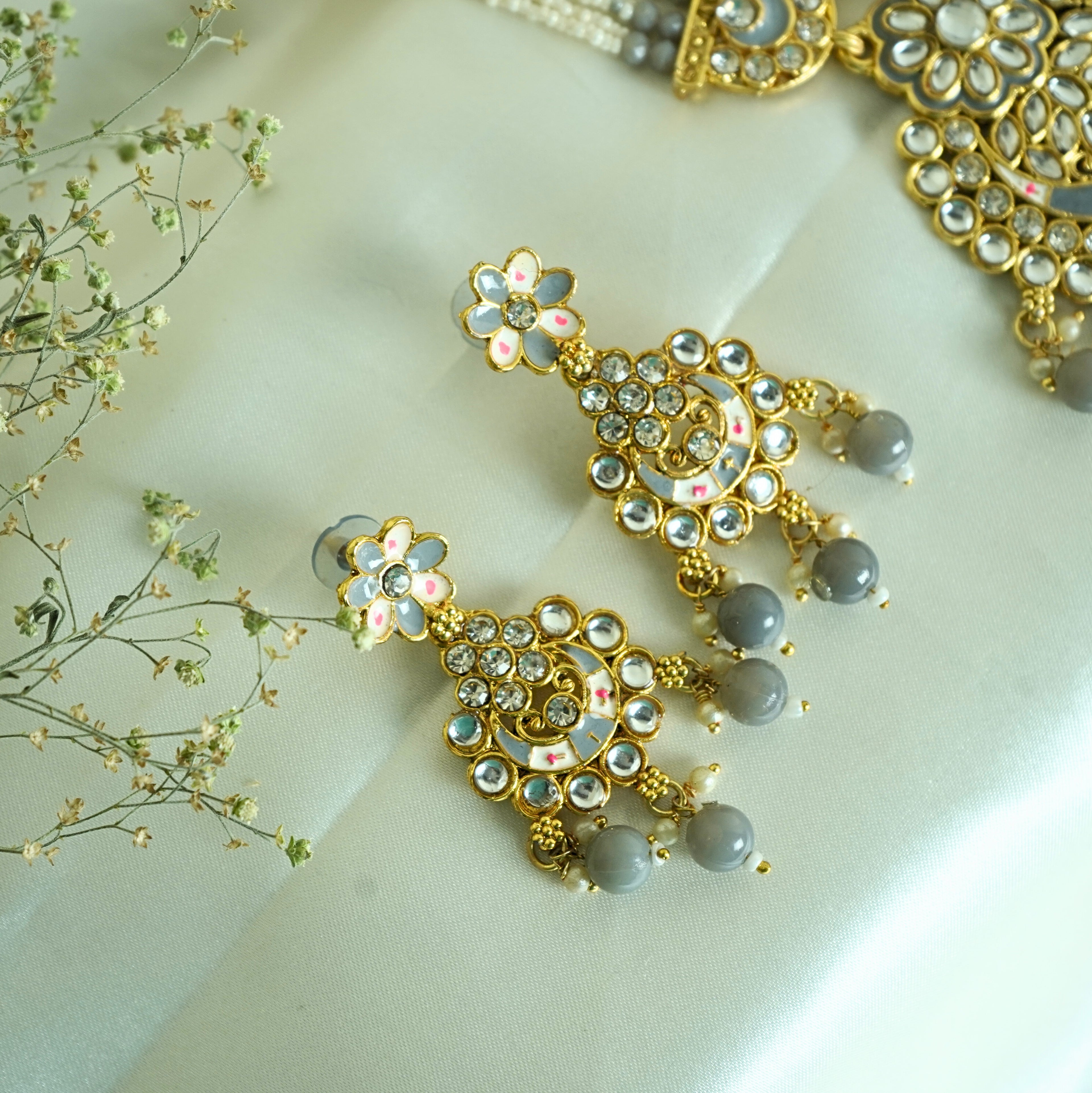 LATA VOGUE GREY BEAD  RANI HAAR GOLD PLATED WITH EARRING