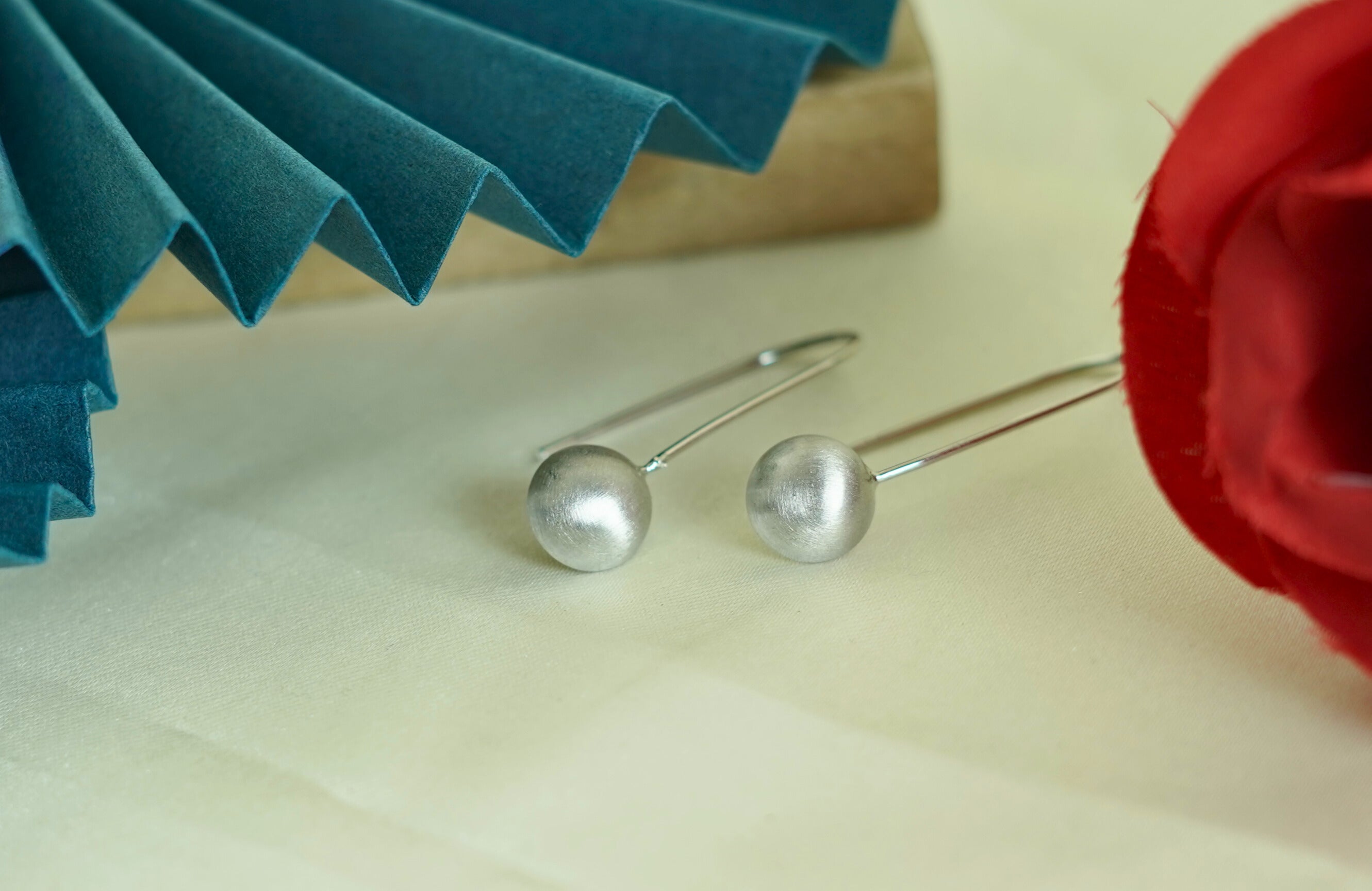 KIARA SILVER STRING EARDROP