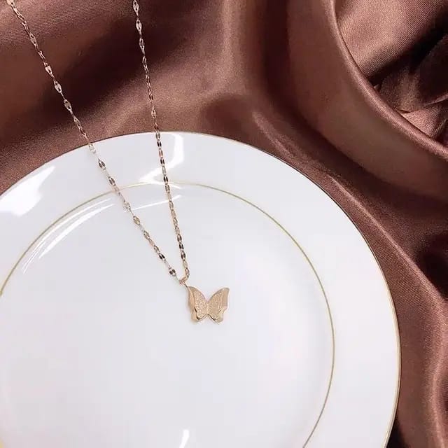 DIVA WATERPROOF BUTTERFLY PENDANT WITH CHAIN